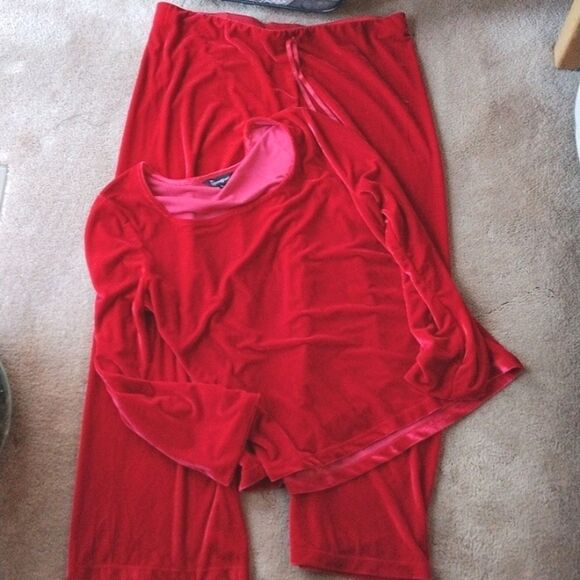 Pajamagram Velour Pajamas  - Picture 10 of 11